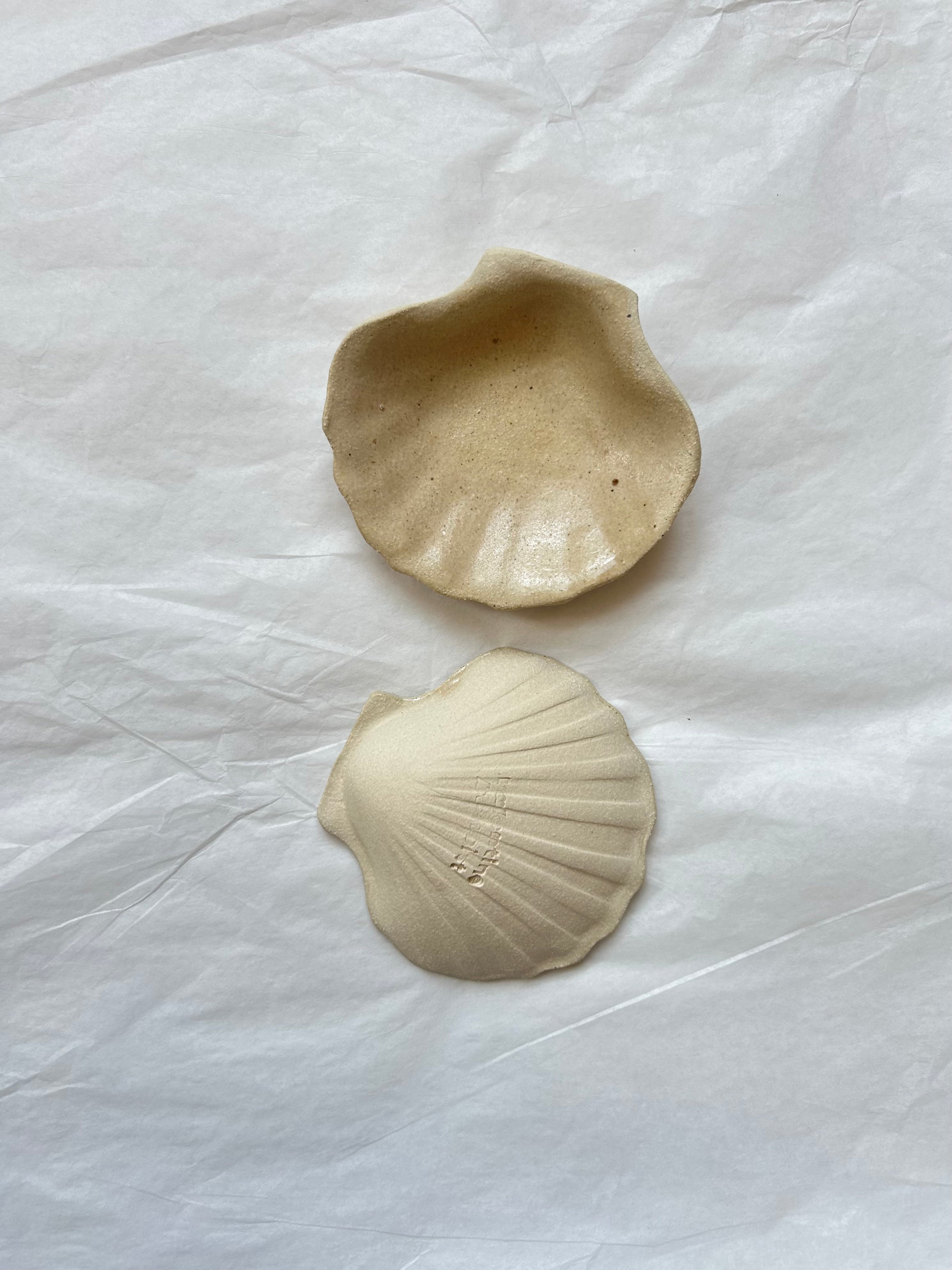 Coupelle Coquille Saint-Jacques - Grès Beige - Émail Cendres
