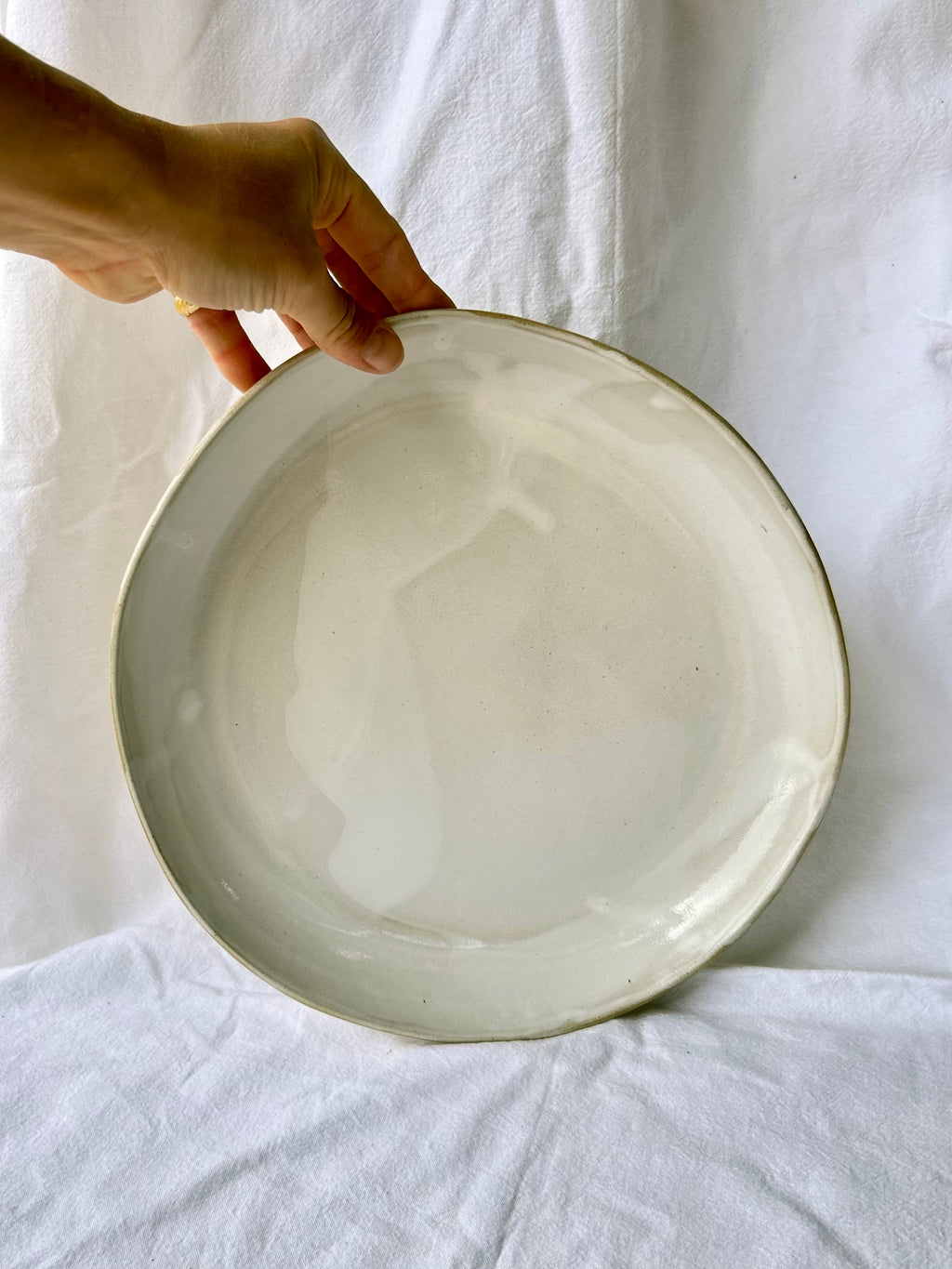 Plat Rond Creux - ⌀ 28 cm - Grès Doux - Blanc Gloss