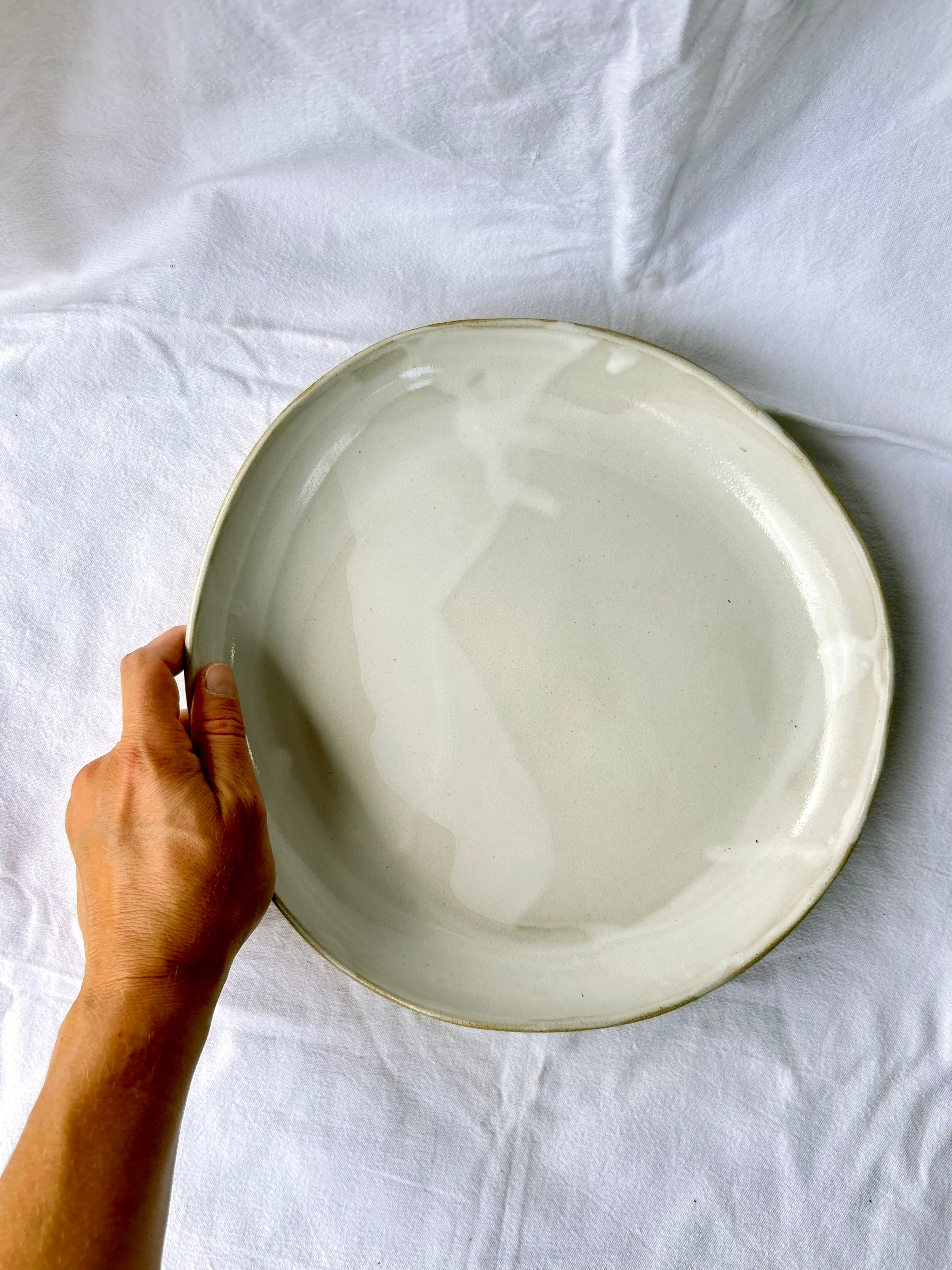 Plat Rond Creux - ⌀ 28 cm - Grès Doux - Blanc Gloss