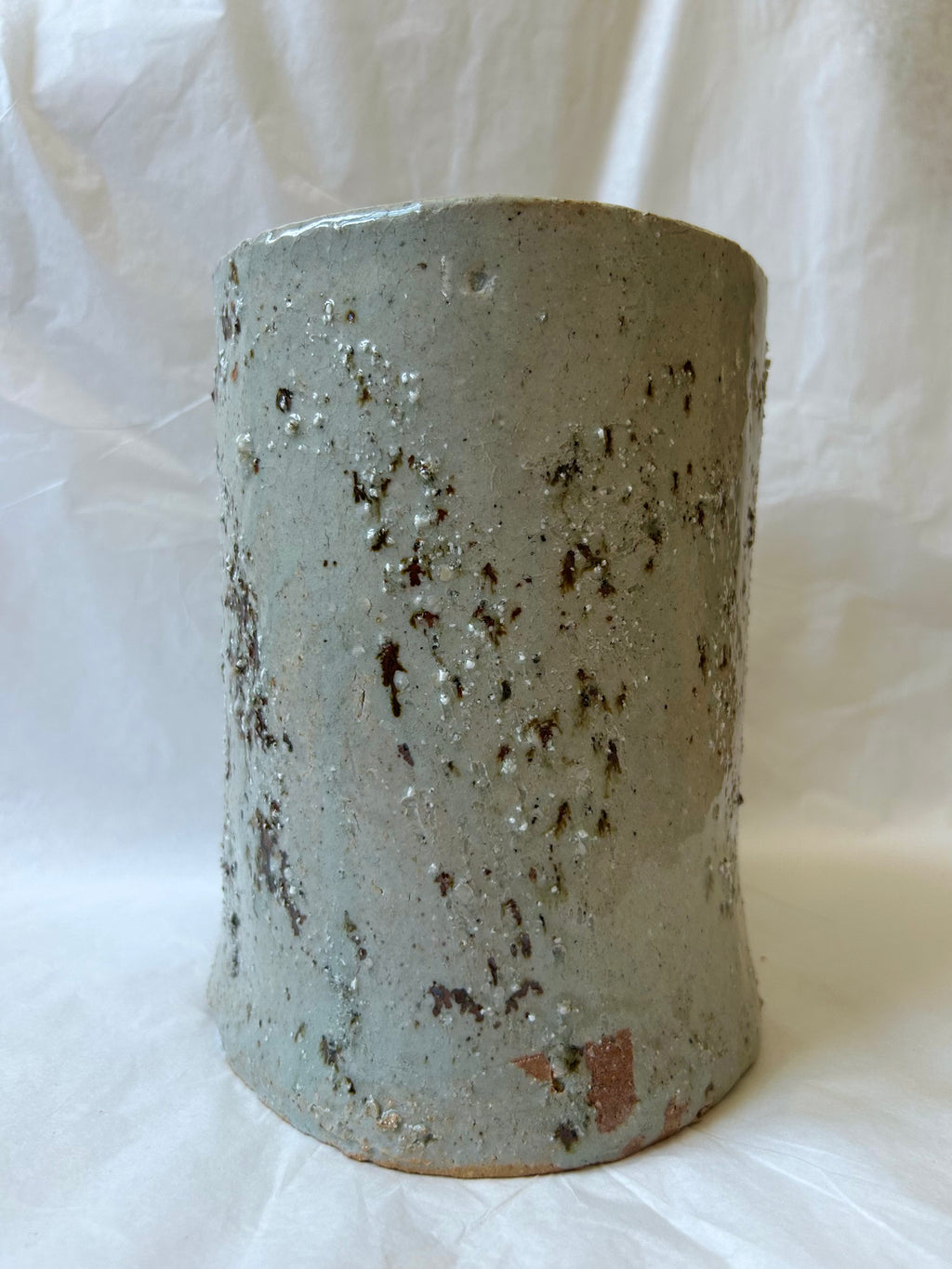 Vase OX18, 2026 - Grès, Fragments Granitiques - Cuisson Feu de Bois 05/2026