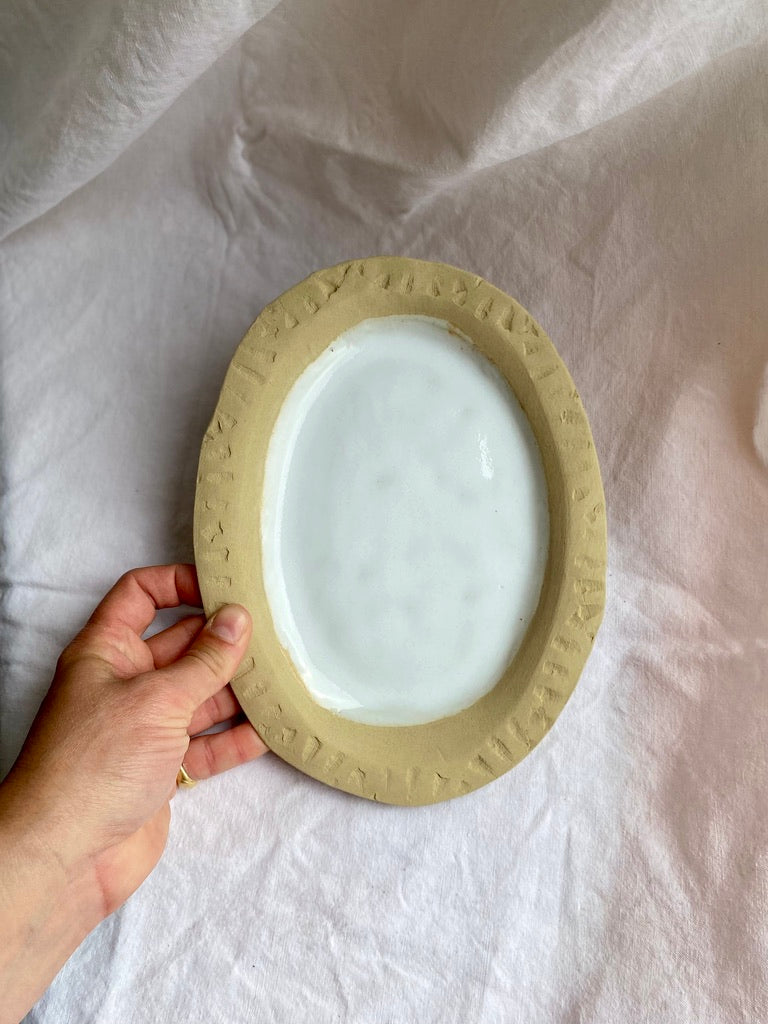 Plat Ovale Saint-Jacques - 22,50*17 cm - Grès Doux - Blanc Gloss