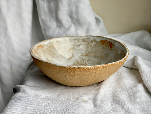 Serving bowl / Noodle Bowl - ⌀22 cm - Sandy Clay - Brushed Gloss White