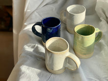 Cargar imagen en el visor de la galería, Coffee or tea mug - Soft clay - Lunar White
