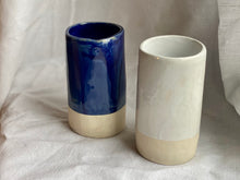 Cargar imagen en el visor de la galería, Vase - Medium - Soft clay - Gloss White
