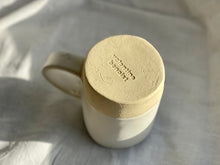 Cargar imagen en el visor de la galería, Coffee or tea mug - Soft clay - Matt White
