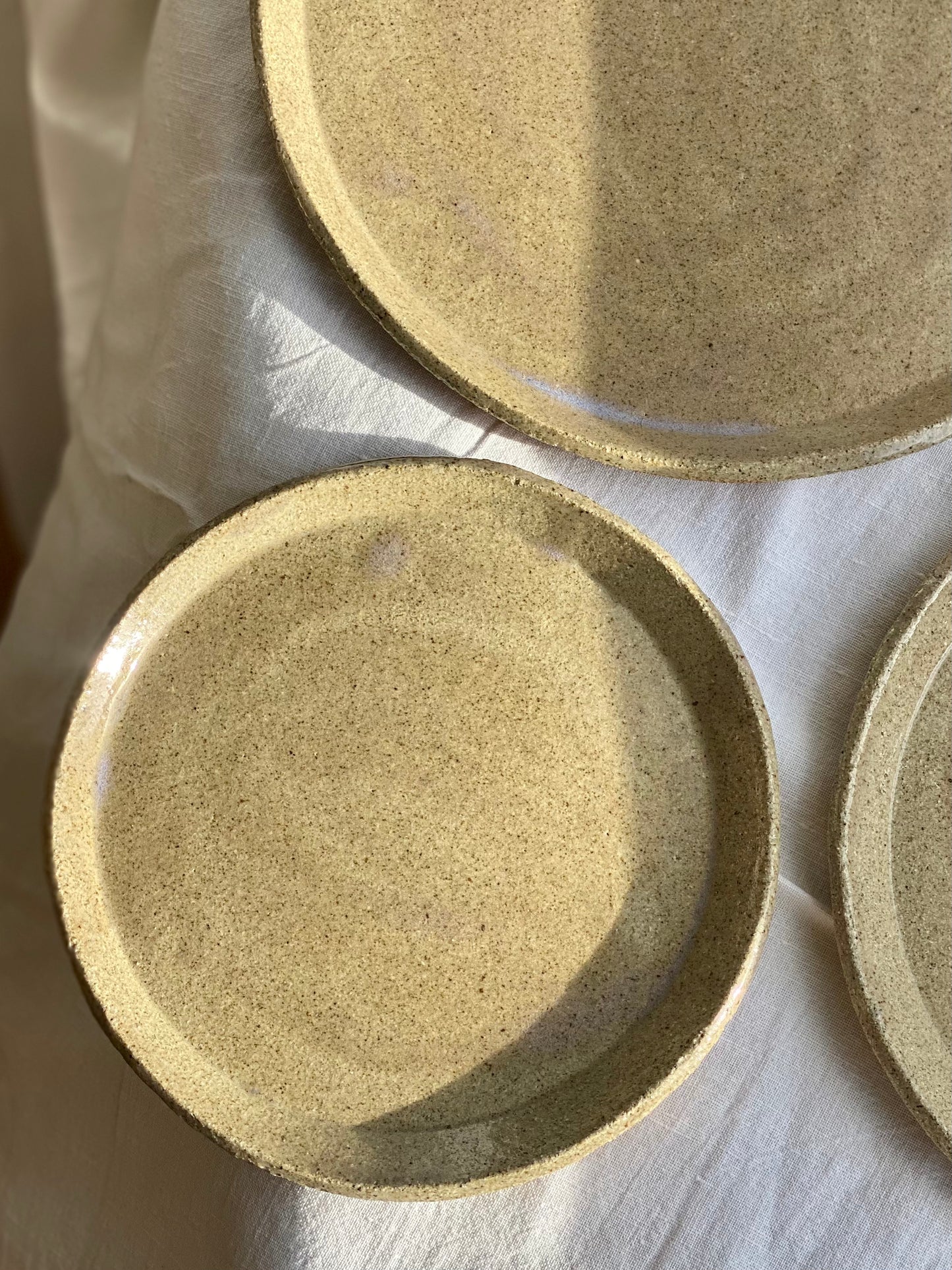 Dinner plate - ⌀25 cm - Sandy clay - Transparent