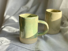 Cargar imagen en el visor de la galería, Coffee or tea mug - Soft clay - Celadon Green
