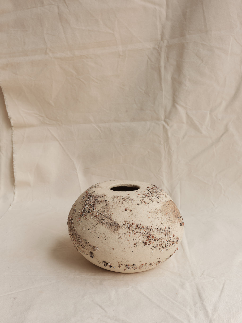 Globe Vessel 01
