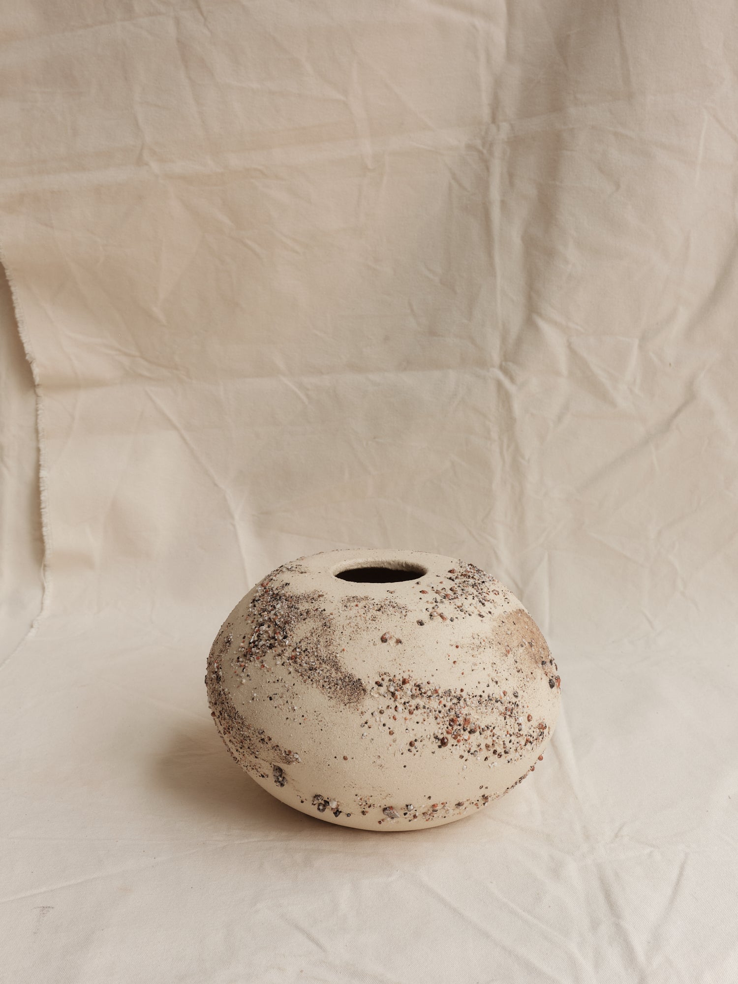 Globe Vessel 01