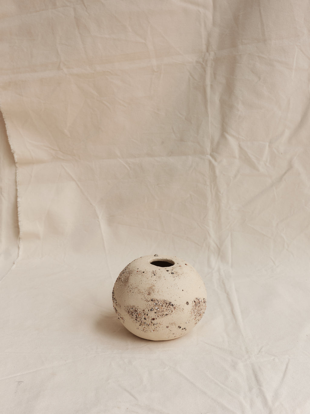 Globe Vessel 02