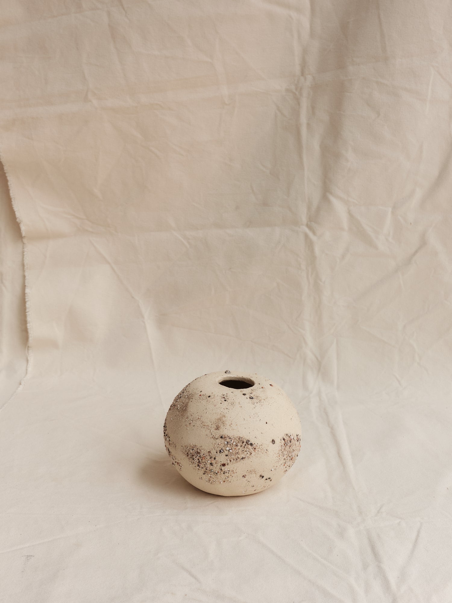 Globe Vessel 02