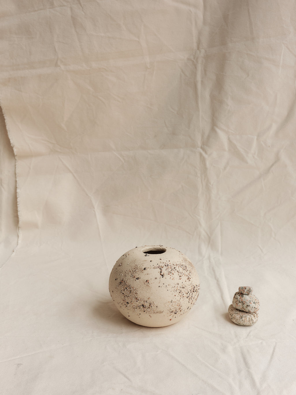 Globe Vessel 02