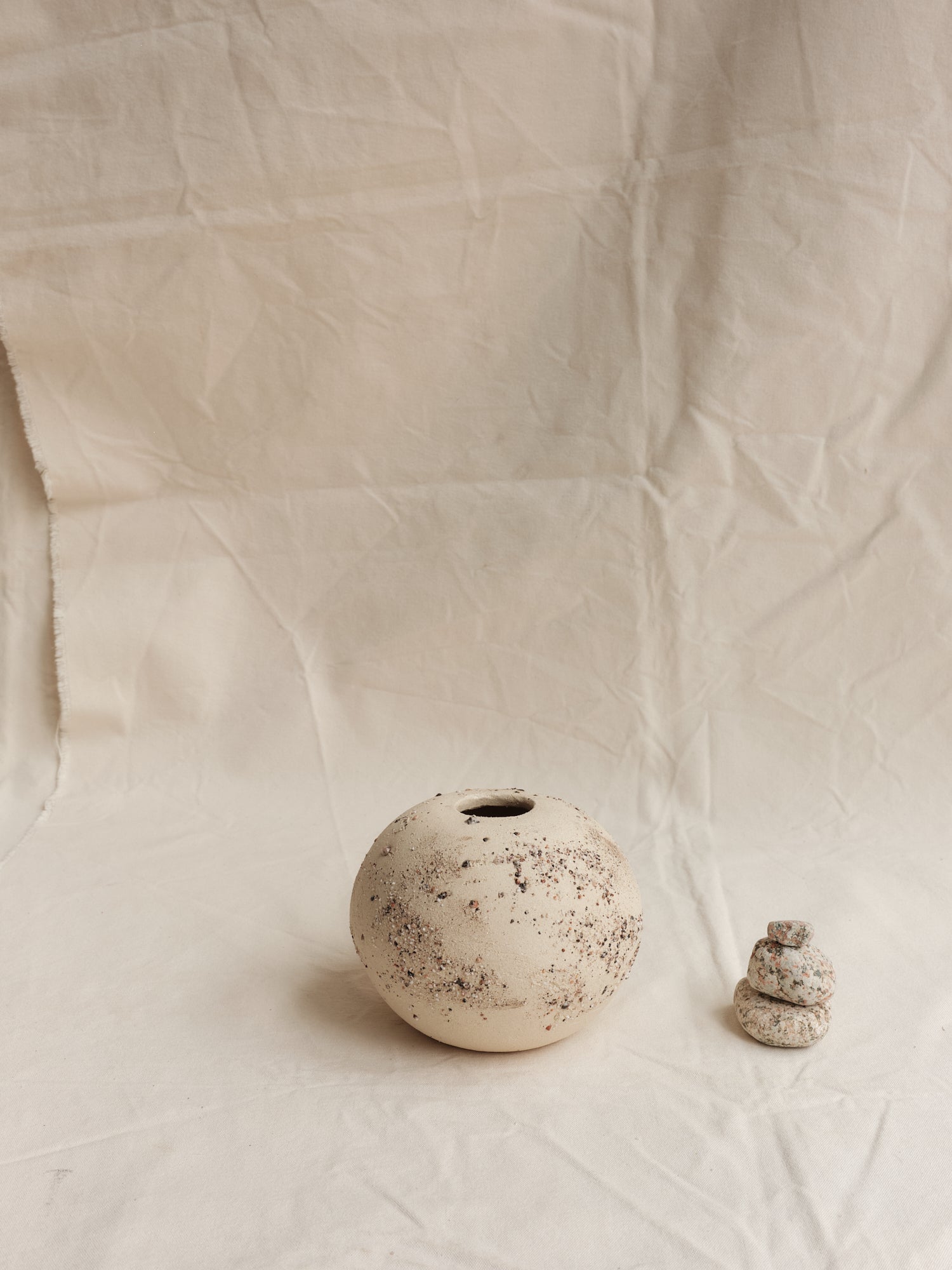 Globe Vessel 02