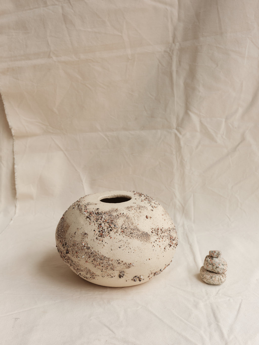 Globe Vessel 01