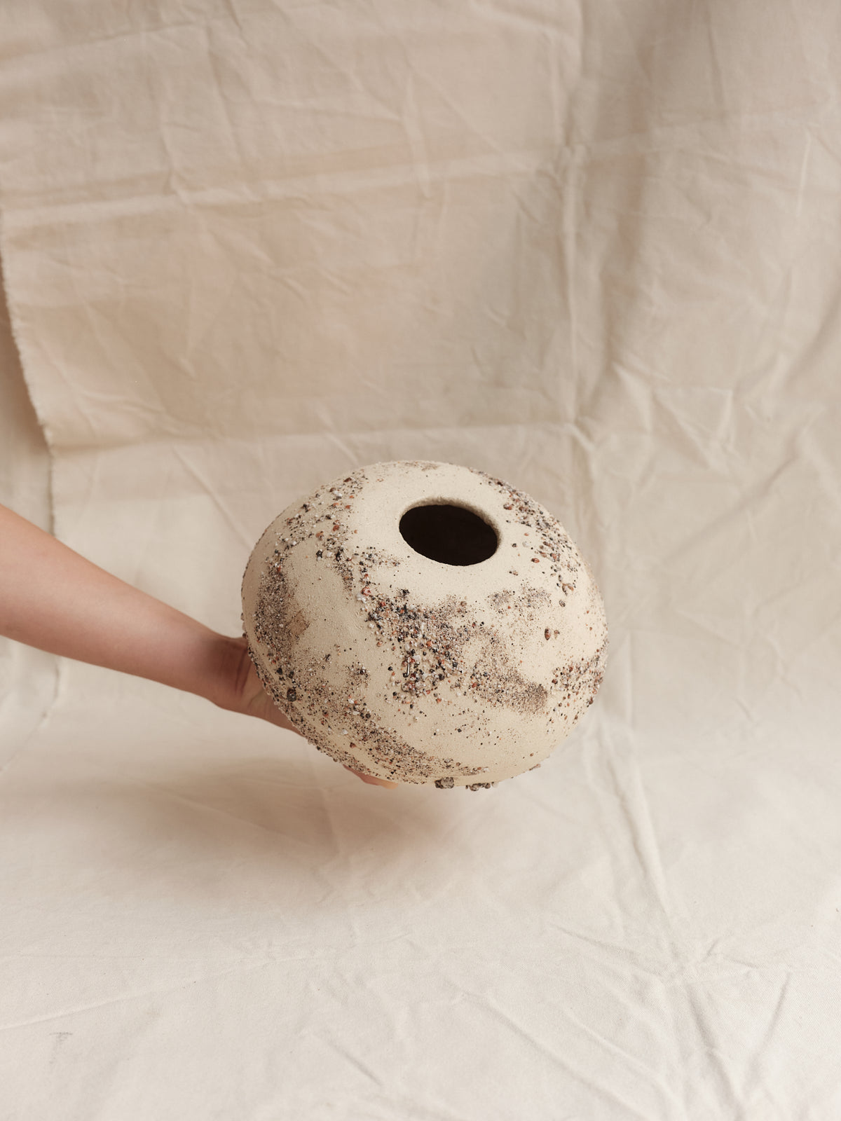 Globe Vessel 01