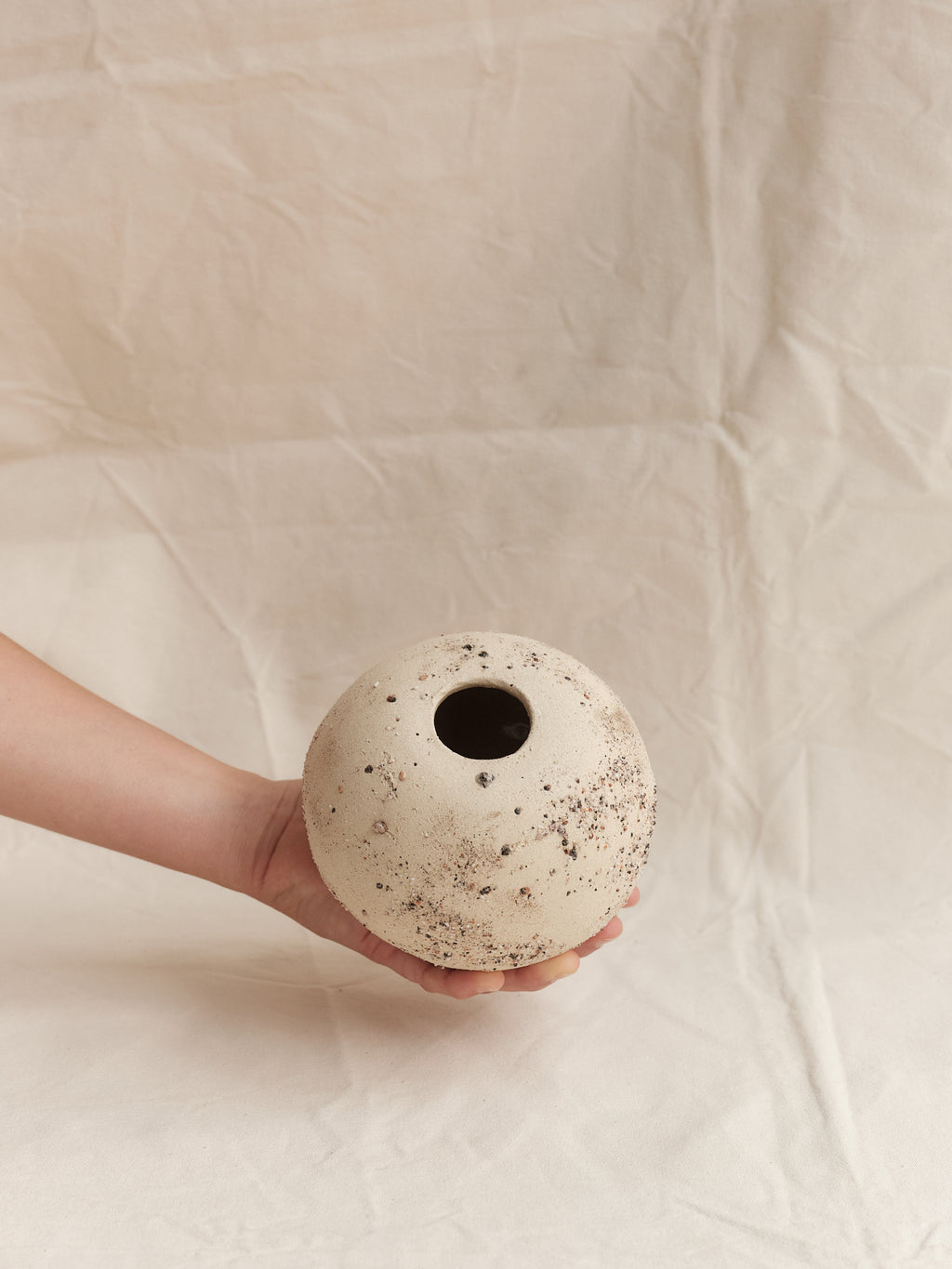Globe Vessel 02