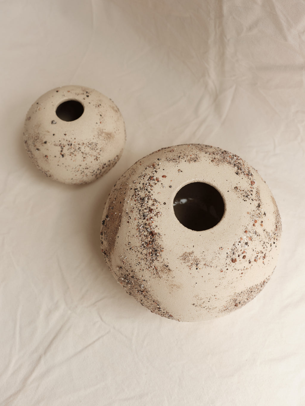 Globe Vessel 01