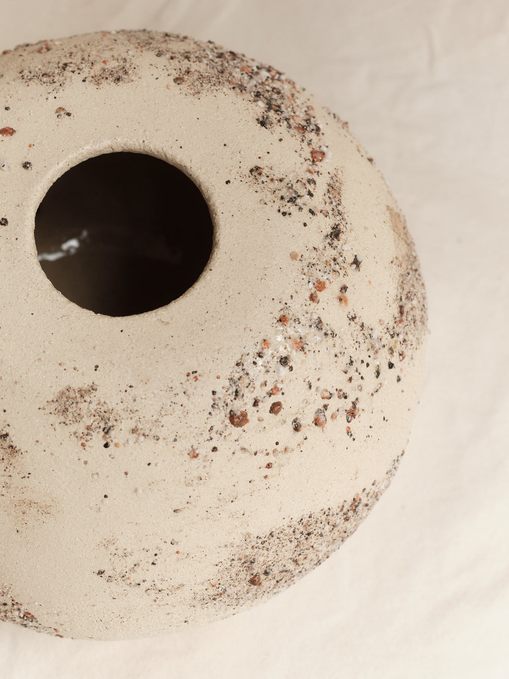 Globe Vessel 01