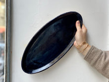 Cargar imagen en el visor de la galería, Fish Serving platter - XL 37*17 cm - Sandy clay - Midnight Blue
