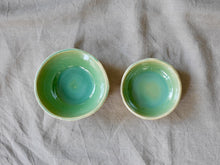 Cargar imagen en el visor de la galería, my-hungry-valentine-ceramics-studio-bowls-breakfast-dip-bg-celadon-green-top
