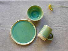 Load image into Gallery viewer, my-hungry-valentine-ceramics-studio-breakfastbowl-bg-celadon-top

