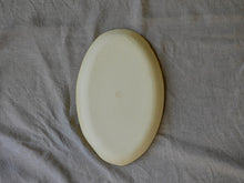 Cargar imagen en el visor de la galería, my-hungry-valentine-ceramics-studio-dish-serving-oval-bg-celadon-back
