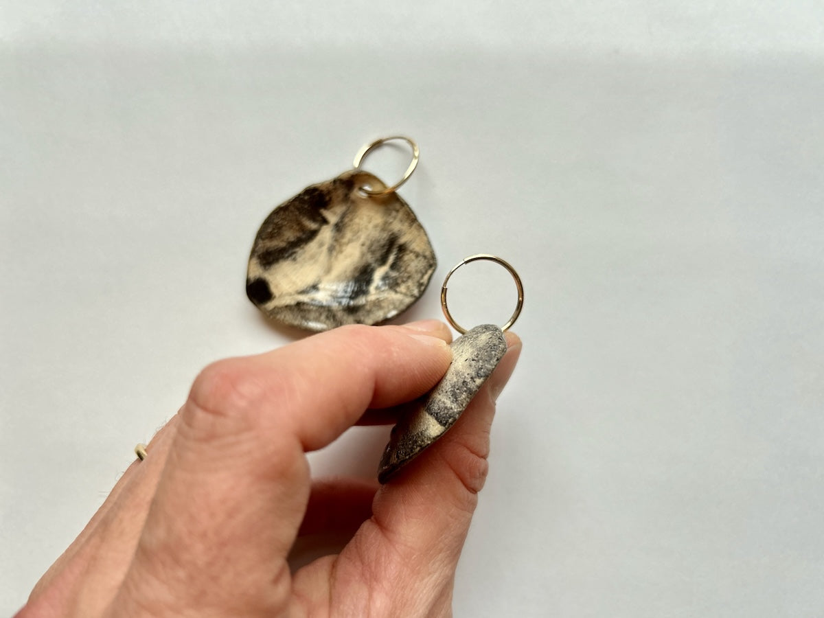 Boucles d'oreilles - Palourdes - Grès - Nerikomi Blanc & Noir