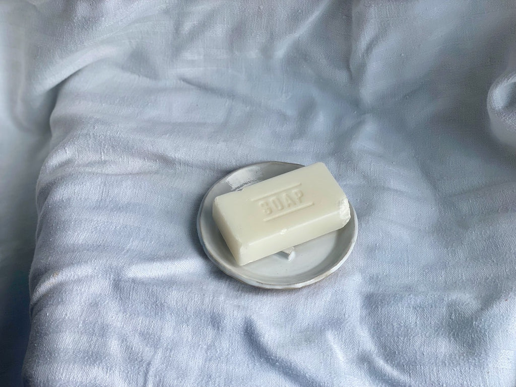 valentine-benoist-ceramics-soap-dish-round-soft-clay-gloss-white-soap