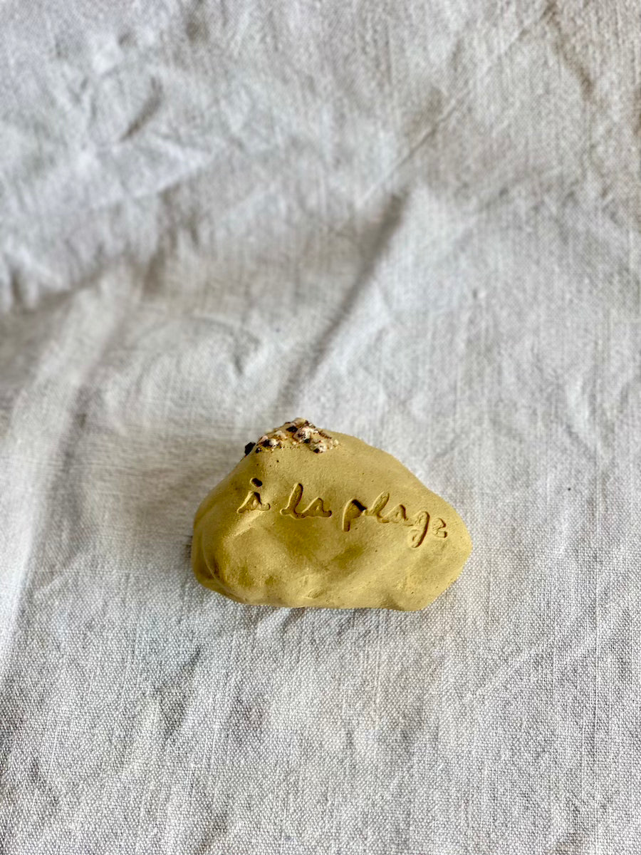 Galet à message - Grès Doux - À La Plage - Manuscrit