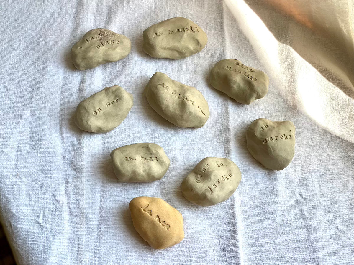 Galet à message - Grès Doux - Au Marché - Typewriter