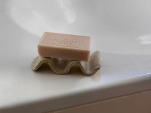valentine-benoist-ceramics-studio-soap-dish-wavy-ct-cream-side-soap