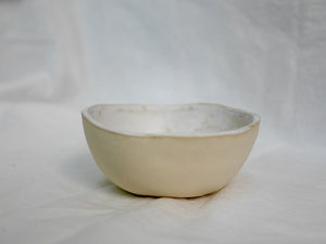 my-hungry-valentine-ceramics-bowl-bt-brushedmattwhite-stacked-side