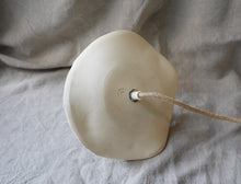 Load image into Gallery viewer, my-hungry-valentine-ceramics-lamp-table-wavy-nt-gold-natural-back
