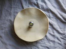 Cargar imagen en el visor de la galería, my-hungry-valentine-ceramics-lamp-wall-wavy-ct-L-silver-natural-top-lightbulb

