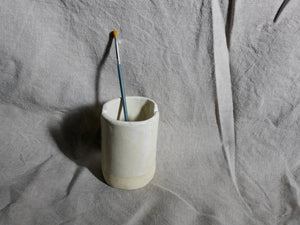 my-hungry-valentine-ceramics-paintbrushpot-bt-cream-side-2