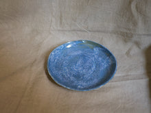 Cargar imagen en el visor de la galería, my-hungry-valentine-ceramics-shallowplate-19-milkyblue-side
