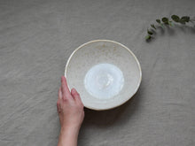 Charger l&#39;image dans la galerie, my-hungry-valentine-ceramics-studio-bowl-noodle-nt-lunarwhite-top-hand
