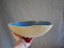 Charger l&#39;image dans la galerie, my-hungry-valentine-ceramics-studio-fruitbowl-ct-greyblue-hand

