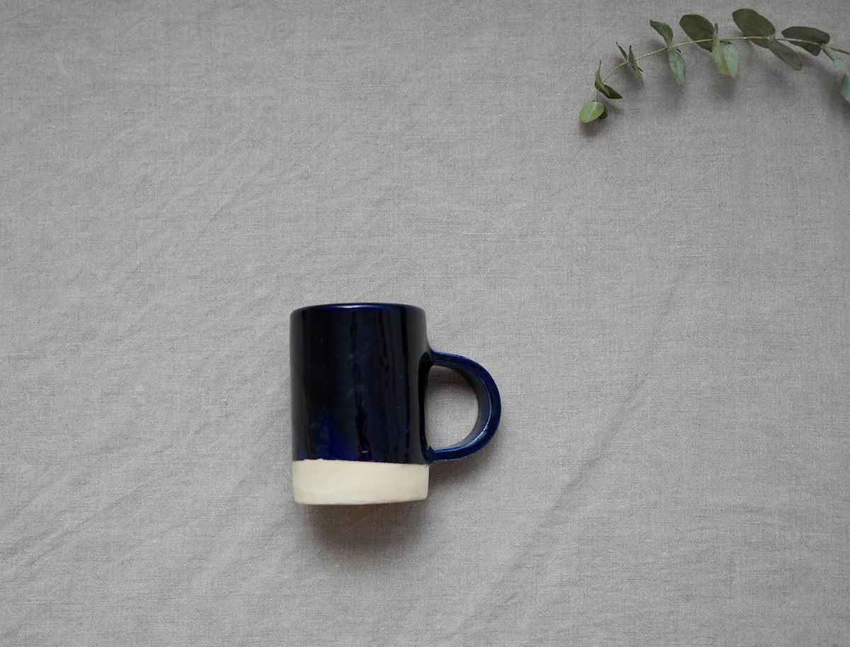my-hungry-valentine-ceramics-studio-mug-coffee-tea-nt-midnightblue-side-2
