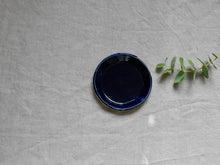 Load image into Gallery viewer, my-hungry-valentine-ceramics-studio-plate-11-nt-midnightblue-top
