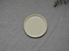 Cargar imagen en el visor de la galería, my-hungry-valentine-ceramics-studio-plate-18-nt-transparent-top
