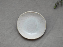 Cargar imagen en el visor de la galería, my-hungry-valentine-ceramics-studio-plate-pasta-nt-lunarwhite-top
