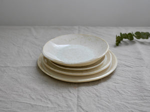my-hungry-valentine-ceramics-studio-set-4-pieces-nt-transparent-25-21-18-pasta-plates-stacked-side