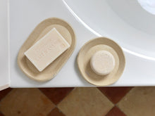 Load image into Gallery viewer, Soap dish - Round - Transparent
