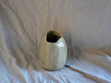 Load image into Gallery viewer, my-hungry-valentine-ceramics-studio-vase-organic-ct-transparent-3
