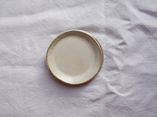 Cargar imagen en el visor de la galería, myhungryvalentine-studio-ceramics-simple-plate-11-satincream-top-stacked
