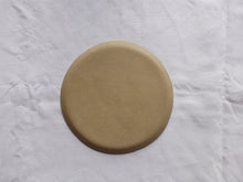 Load image into Gallery viewer, myhungryvalentine-studio-ceramics-simple-plate-25-cloudywhite-back
